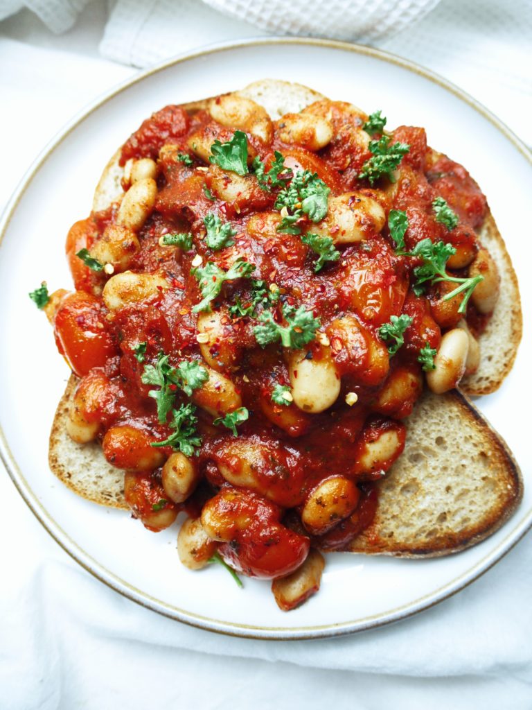 Butter Beans in a Spicy Tomato Sauce – beferox